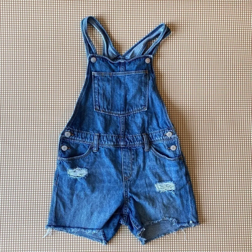 Old Navy Distressed denim shortalls. Size XL‎ Girl
